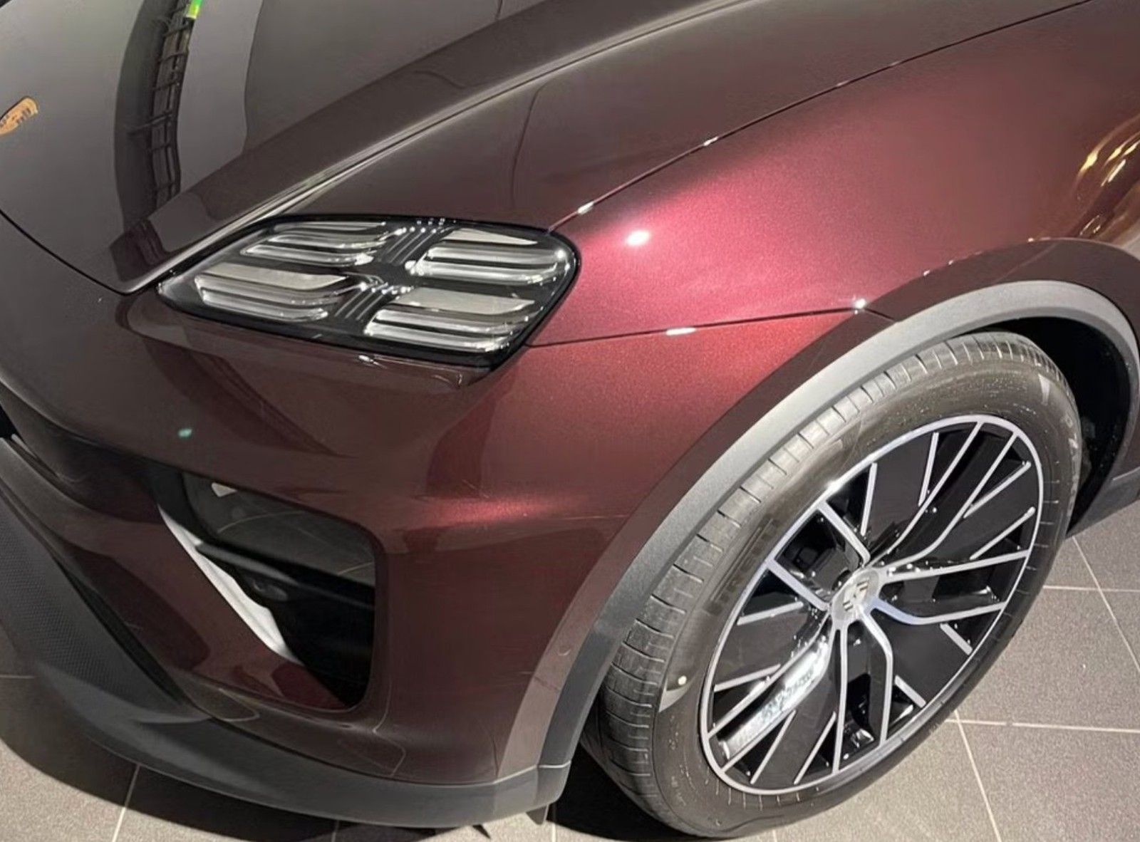 Porsche Macan Electric 4