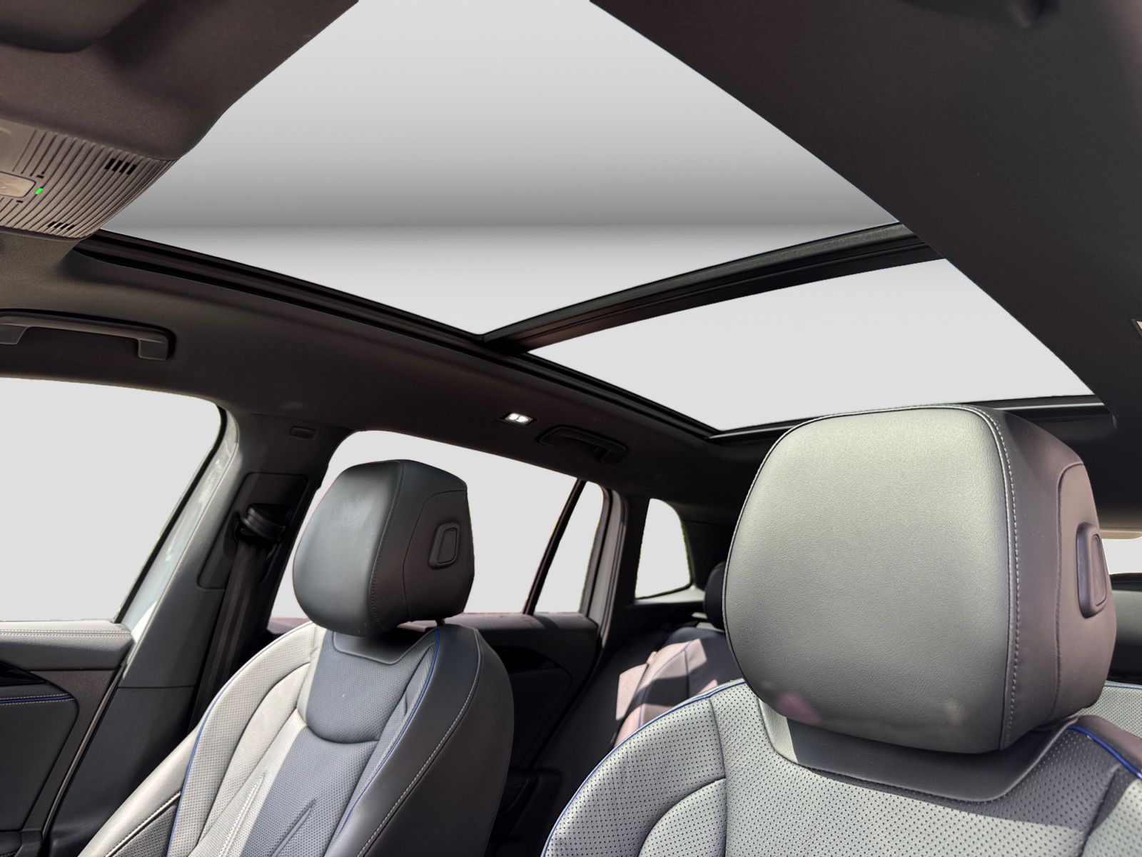 Volkswagen Tiguan 2.0TDI DSG 4Mo R-Line Standhz Pano Leder