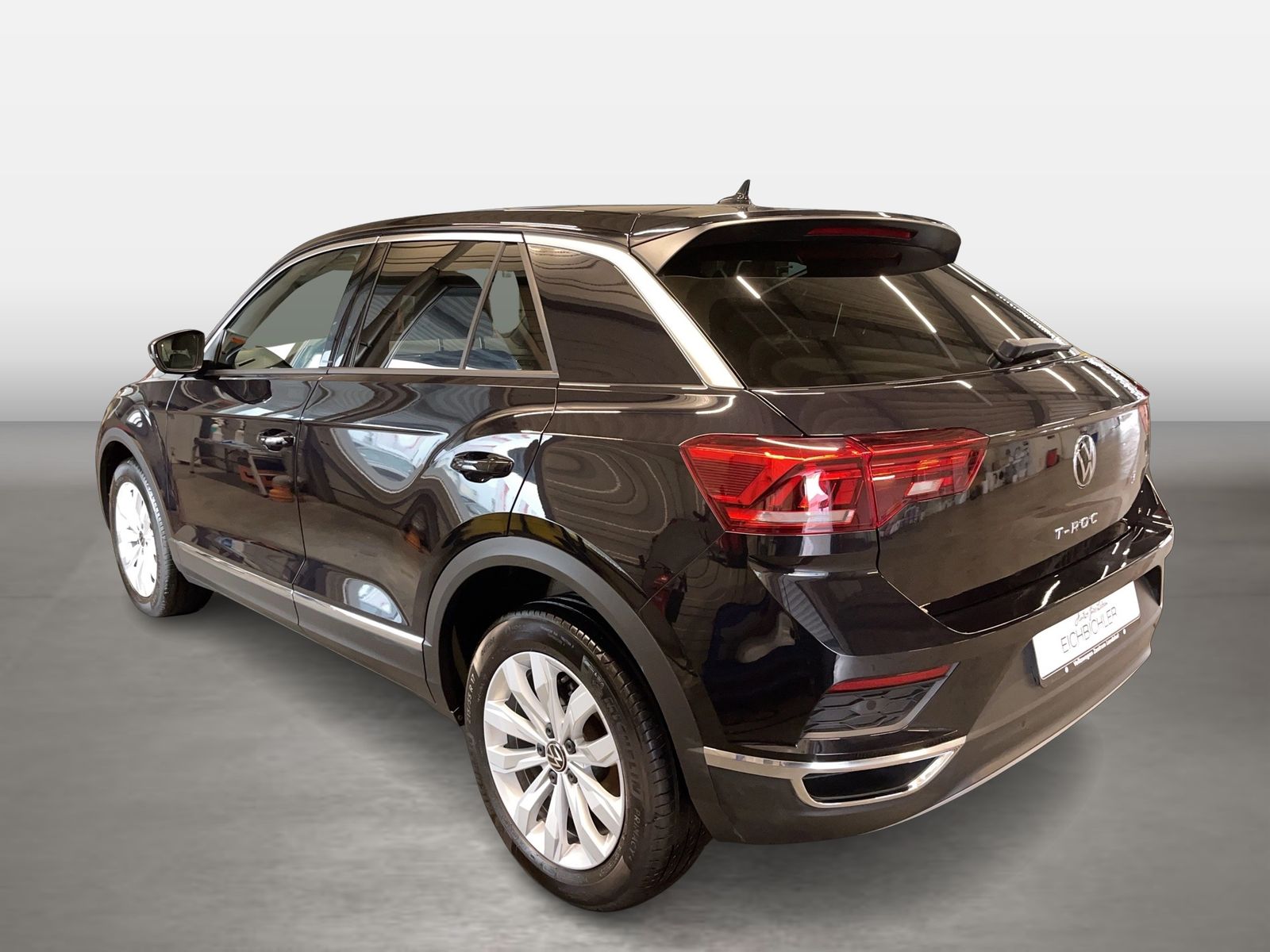 Volkswagen T-Roc 1.5 TSI Sport - Samsaru's Car Outlet