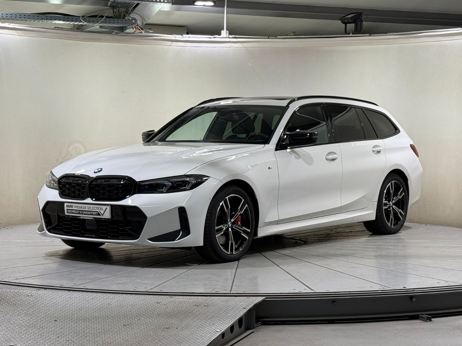 BMW M340d xDrive Touring Pro AHK Pano ACC 360° HUD