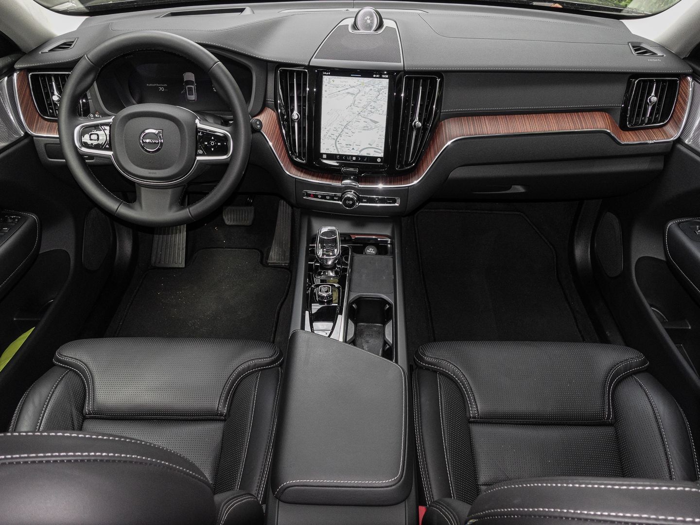 Volvo XC60 Ultra Dark Recharge Plug-In Hybrid AWD T8 T