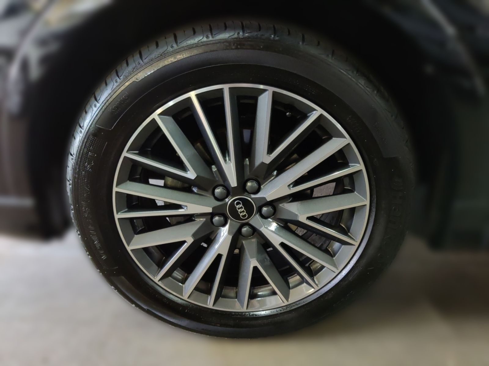 Audi Q3 quattro S line - Samsaru's Car Outlet