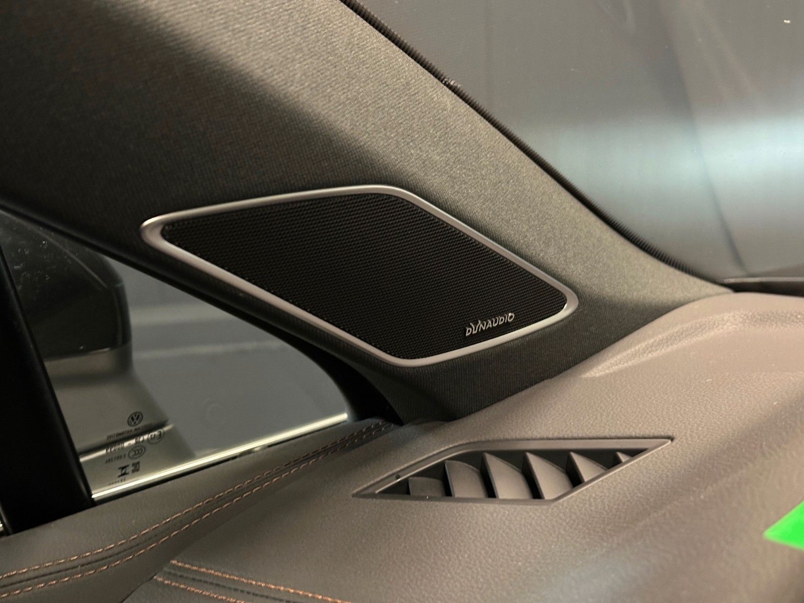 Volkswagen Touareg R-Line 4M - Samsaru's Car Outlet