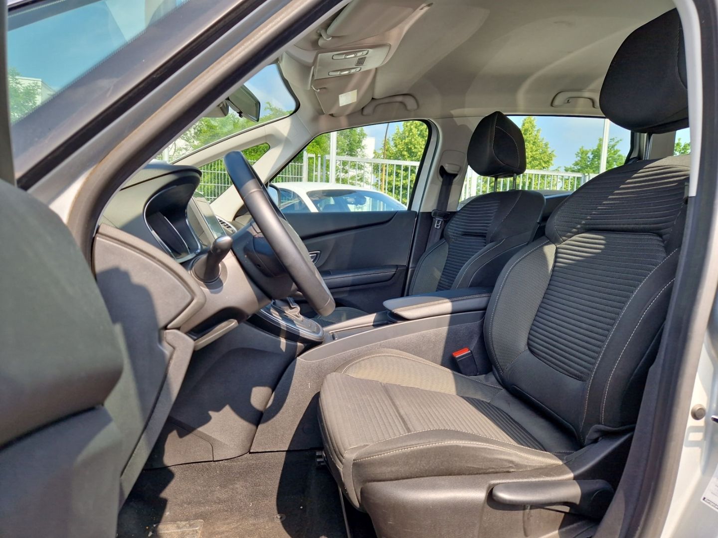 Renault Grand Scenic IV Limited 1.7 BLUE dCi 120 - Samsaru's Car Outlet