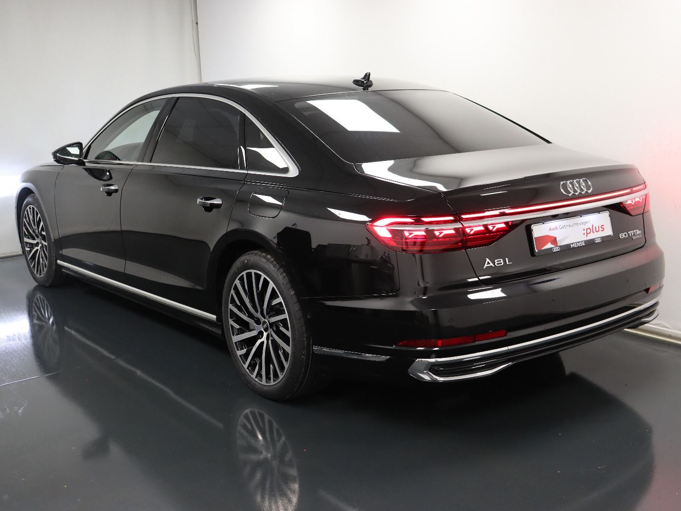 Audi A8 lang 60 TFSI e quattro - Samsaru's Car Outlet