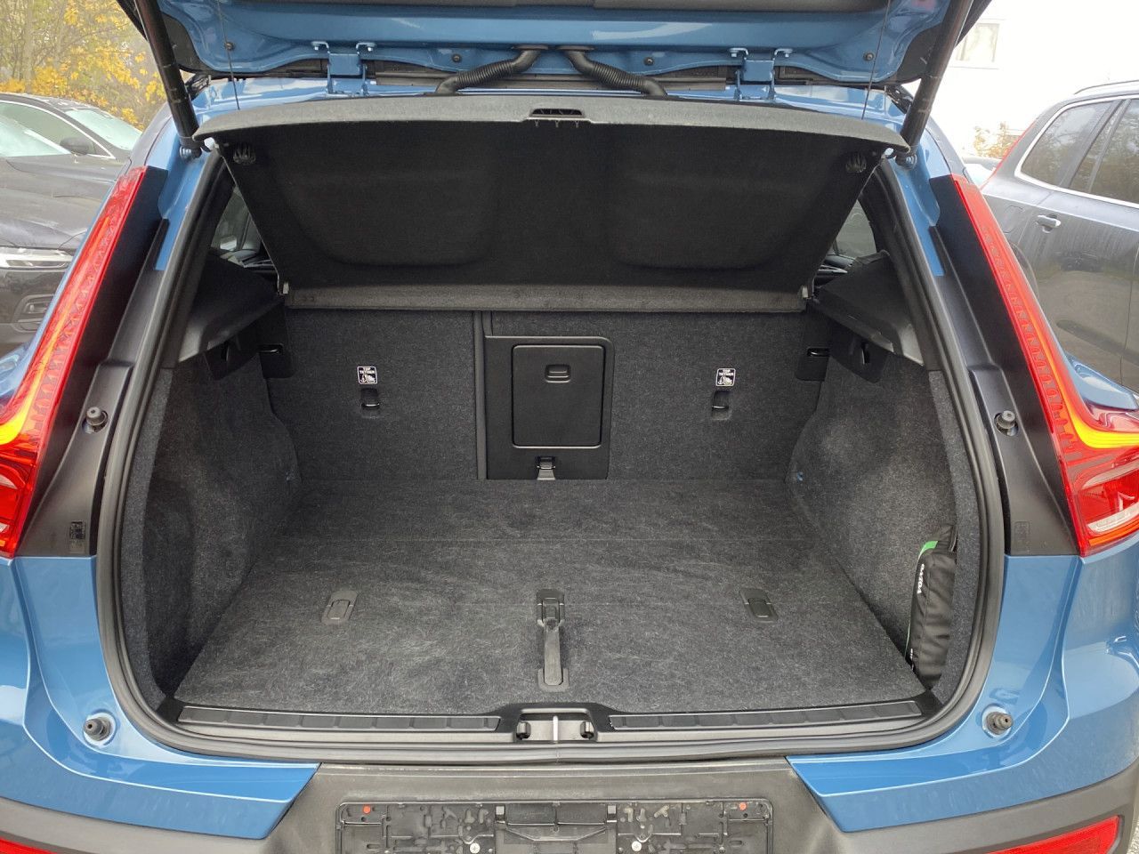 Volvo XC 40 Plus Recharge Pure Electric 2WD Bluetooth