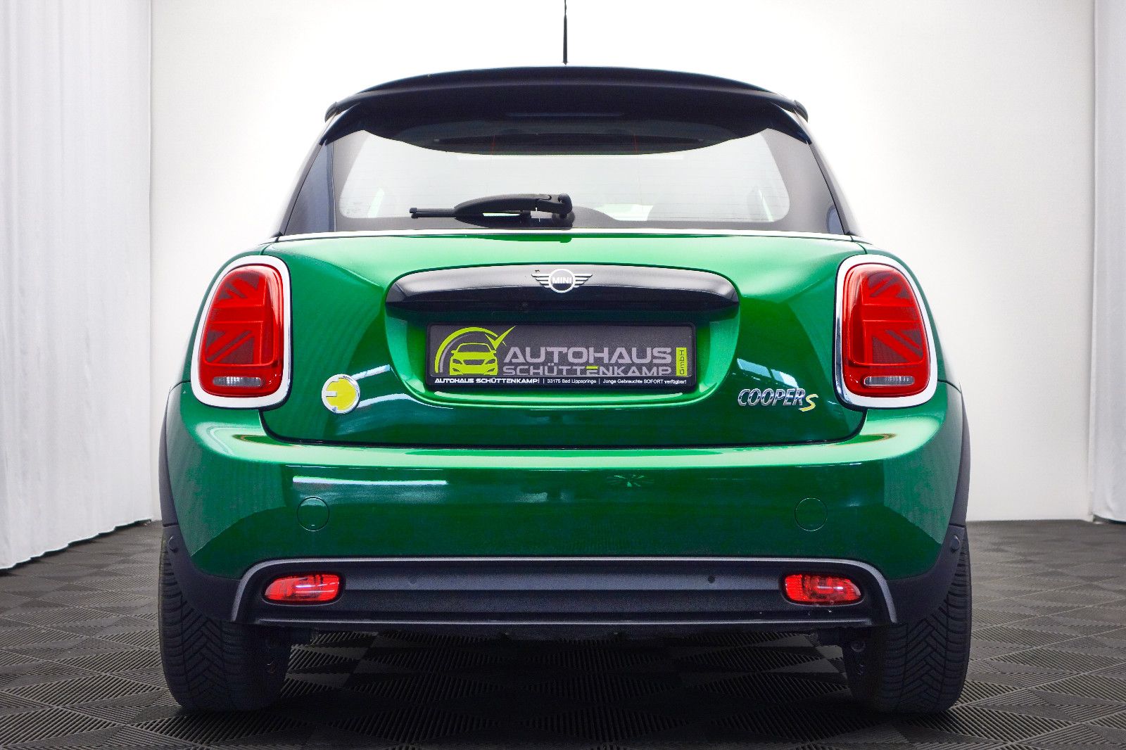 MINI Cooper SE Classic - Samsaru's Car Outlet