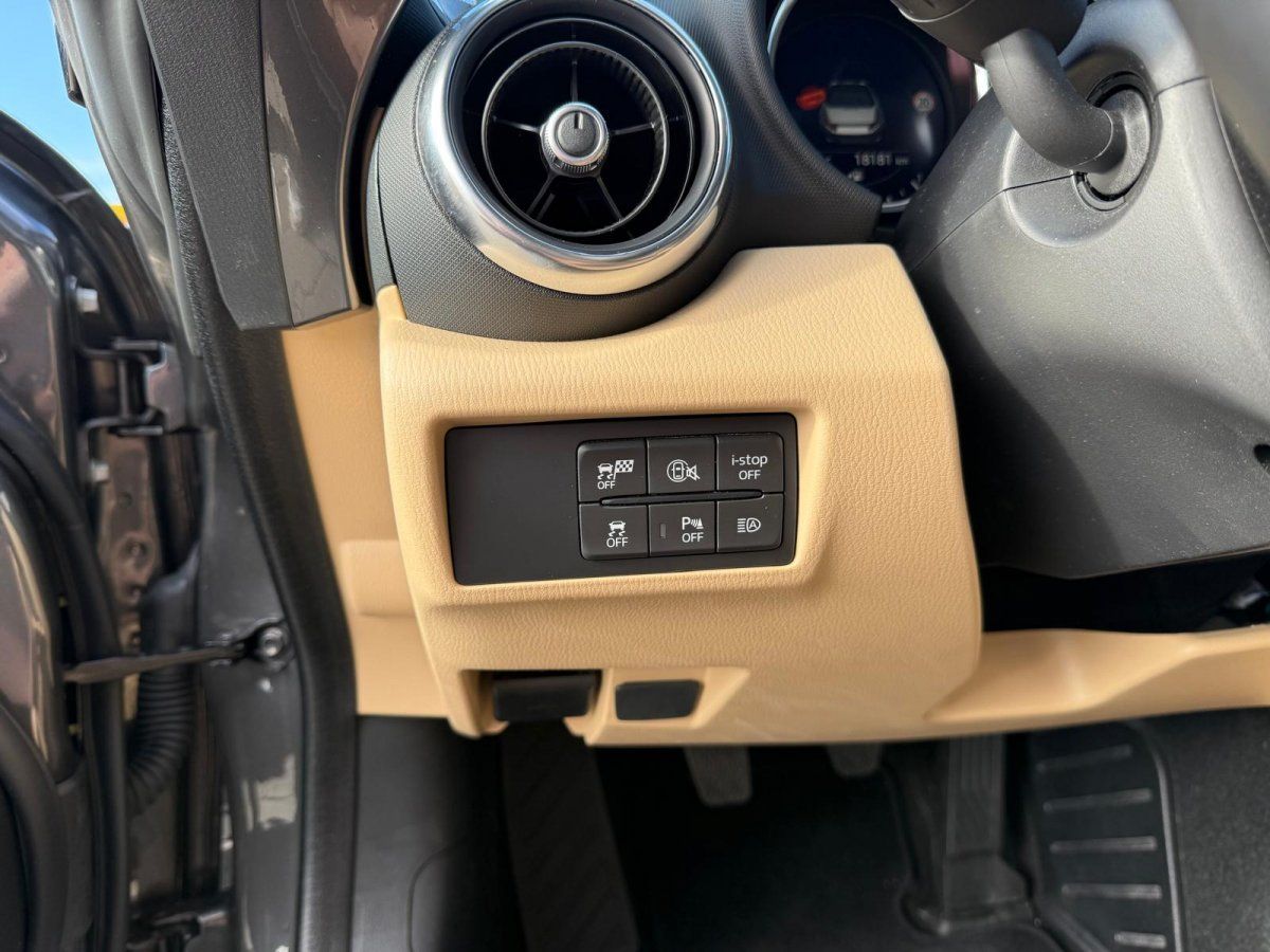 Mazda MX-5 2.0 (184PS) Schalter Kazari Allwetterr. Rüc