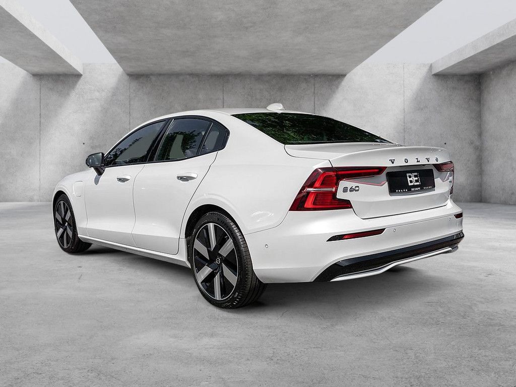 Volvo S60 T8 Ultimate Dark Recharge AWD STANDHZ B&W