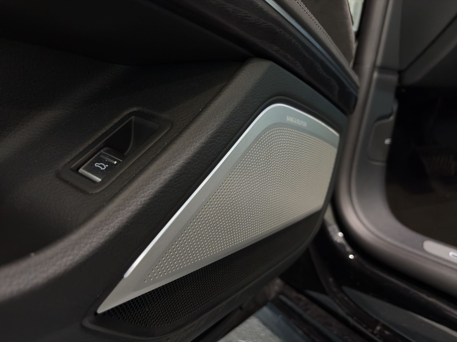Audi A8 Lang 50 TDI - Samsaru's Car Outlet