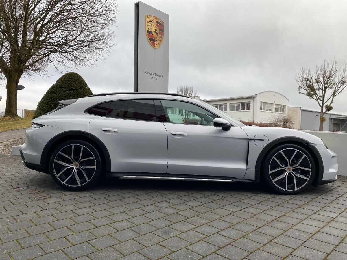 Porsche Taycan 4 Cross Turismo | Hinterachslenkung |