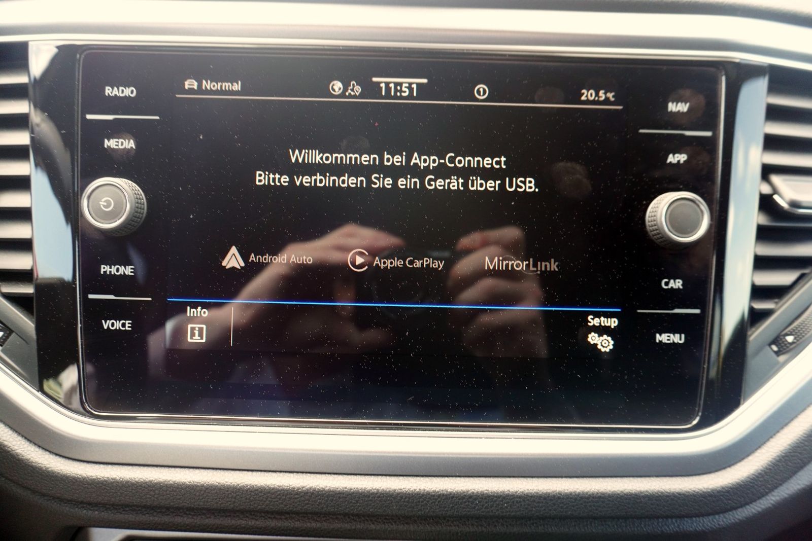 Volkswagen T-Roc 2.0 TDI Active - Samsaru's Car Outlet