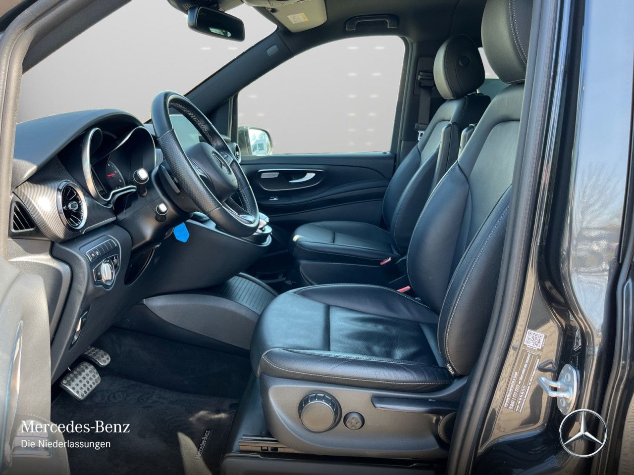 Mercedes-Benz V 300 d Kompakt AVANTGARDE EDITION - Samsaru's Car Outlet