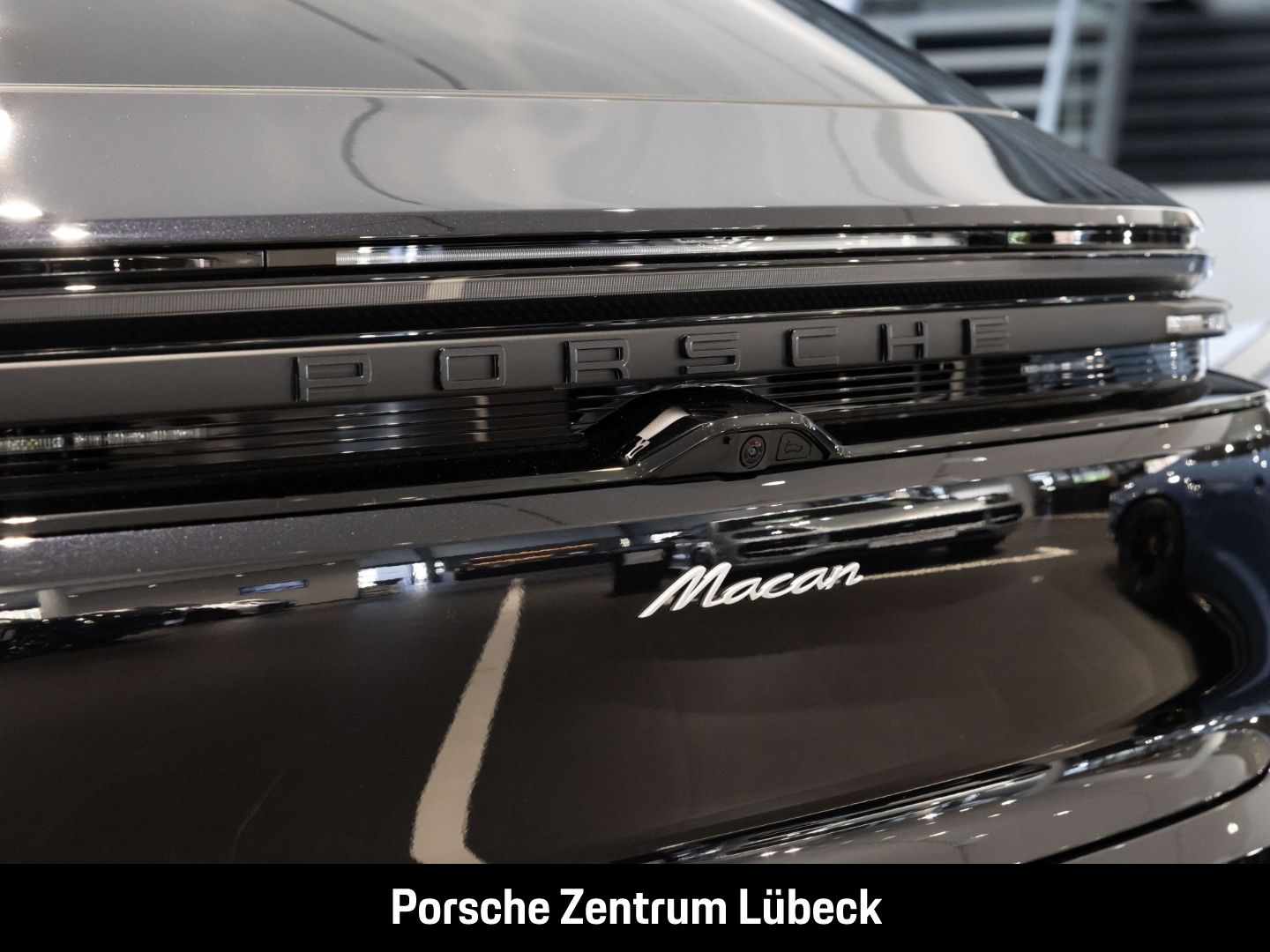 Porsche Macan - Samsaru's Car Outlet