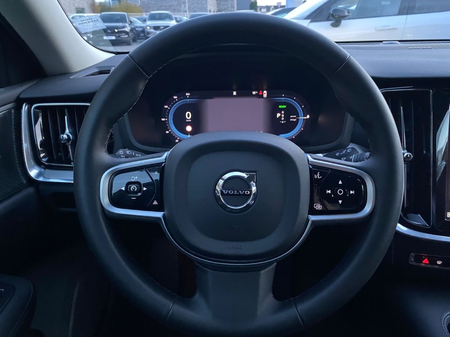 Volvo V60 T6 Plus Dark Kombi Recharge AWD Plug-In