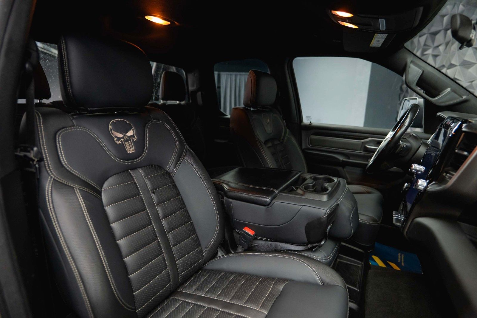 Dodge RAM 5.7 V8 HEMI 4x4 OFFROAD LONGBED RAPTOR Style