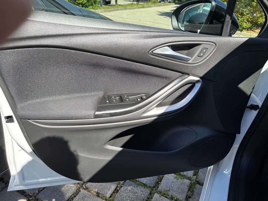 Opel Astra ST 1.4 - Samsaru's Car Outlet