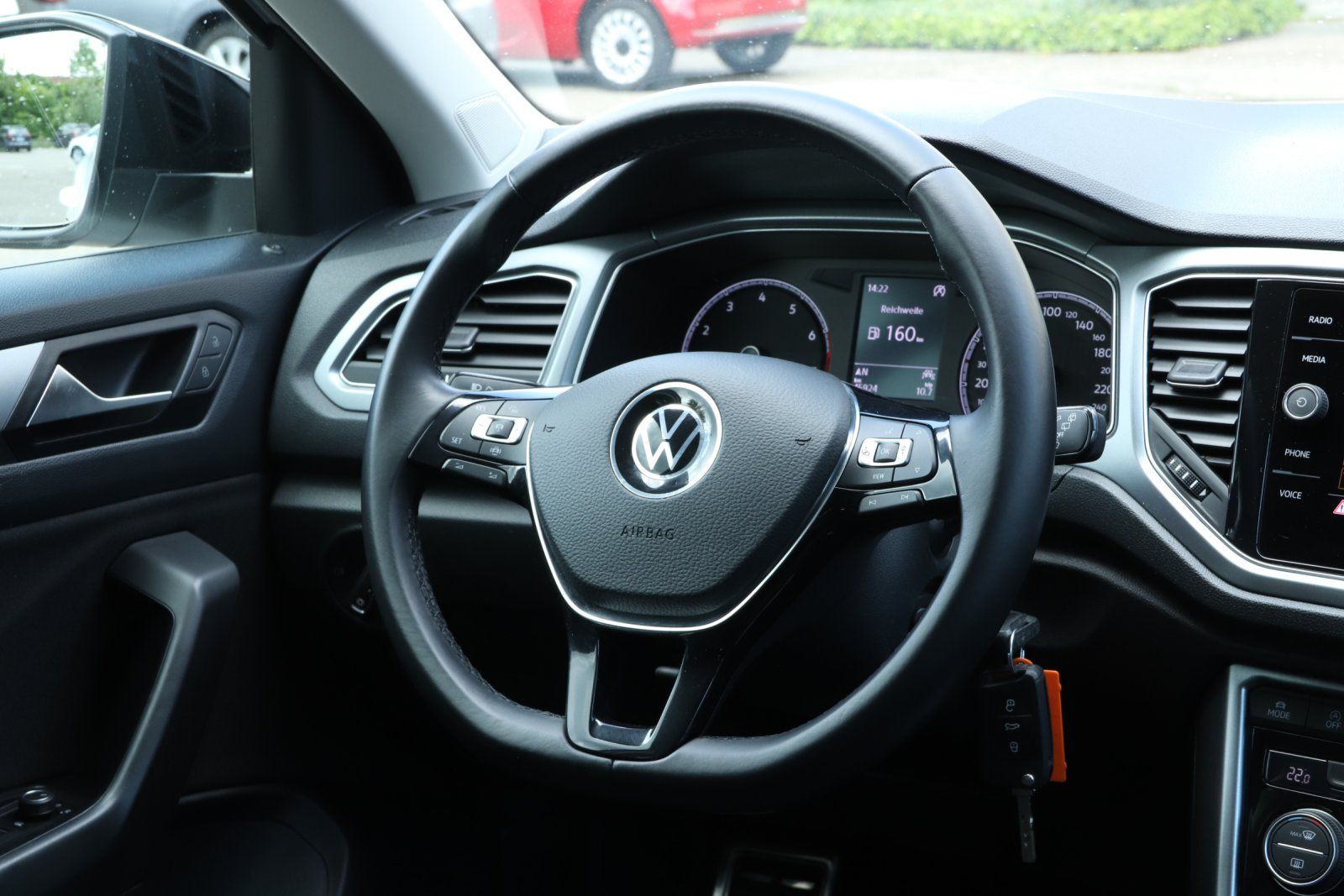 Volkswagen T-Roc 1.0 TSI Active - Samsaru's Car Outlet