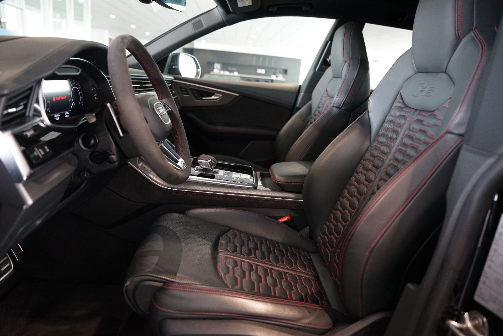 Audi RSQ8 | HuD | Keramik | Pano | 305 km/h | 23"