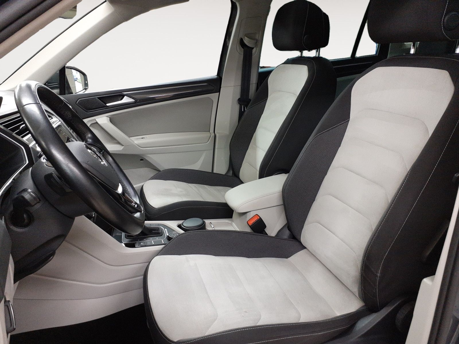Volkswagen Tiguan 2.0TDI 4Motion Highline - Samsaru's Car Outlet