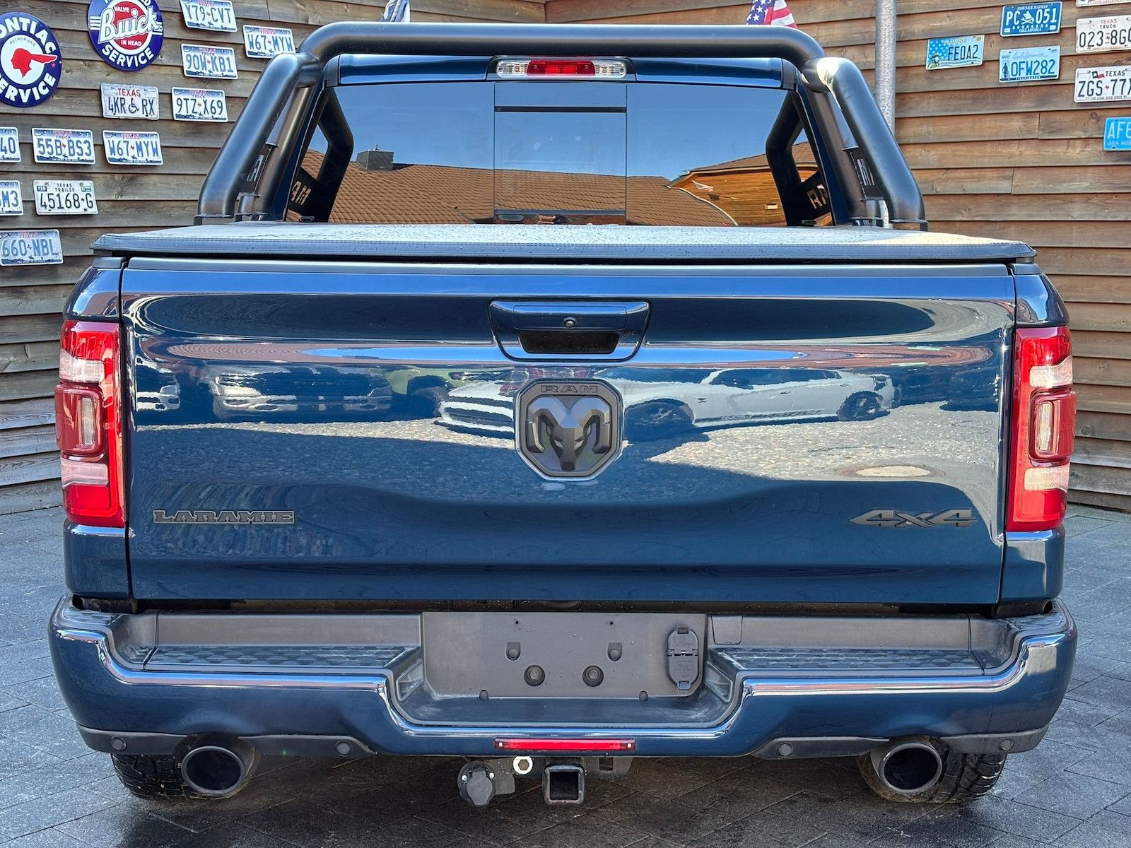 Dodge RAM 1500 Laramie 5,7L 4x4 AHK 12´´LED H&K LPG