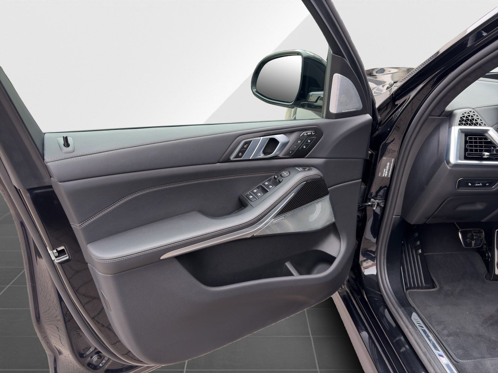 BMW X7 xDrive40d | M Sport Pro| Integral| Sky Lounge