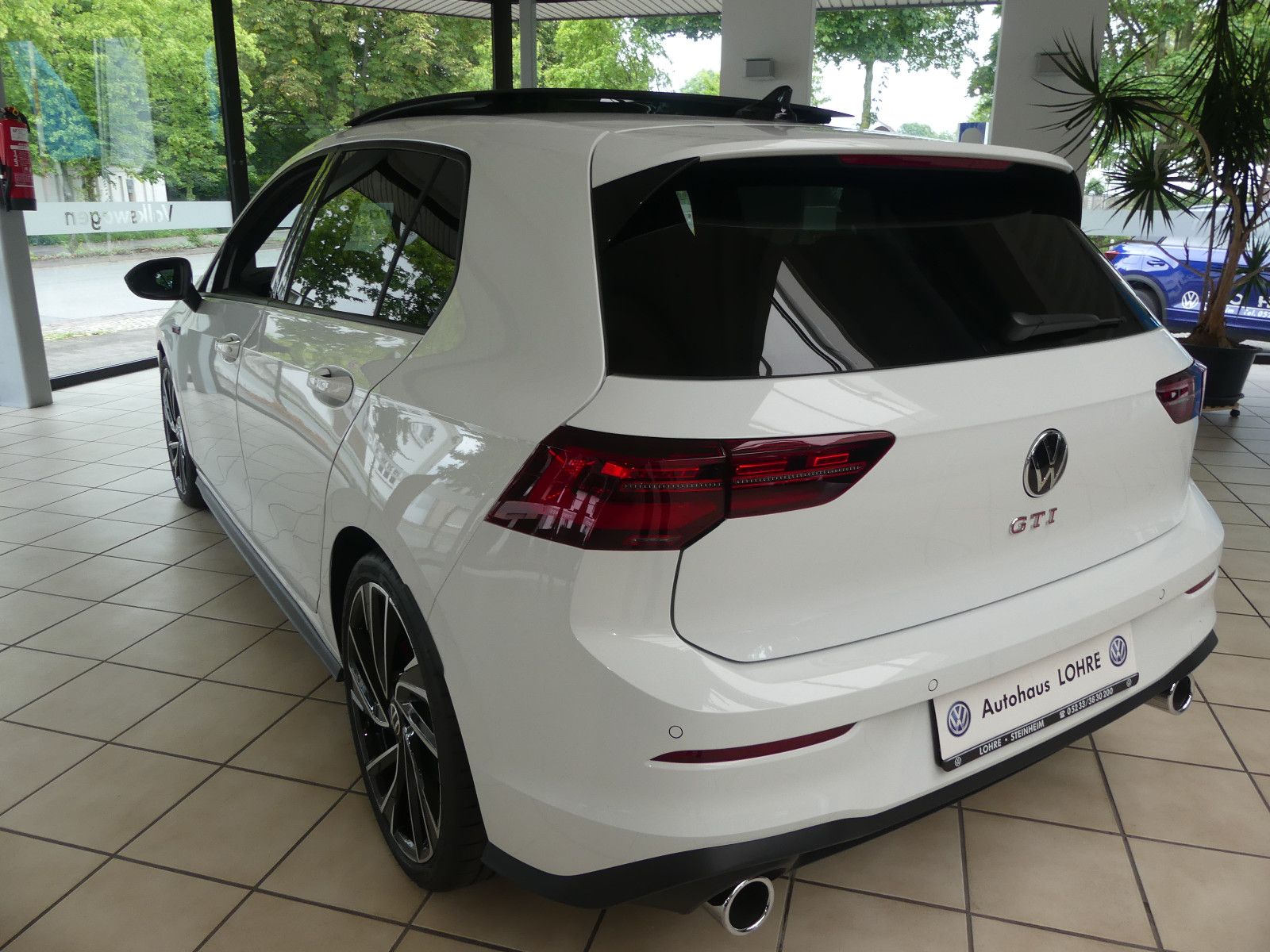 Volkswagen Golf VIII 2.0 TSI GTI - Samsaru's Car Outlet