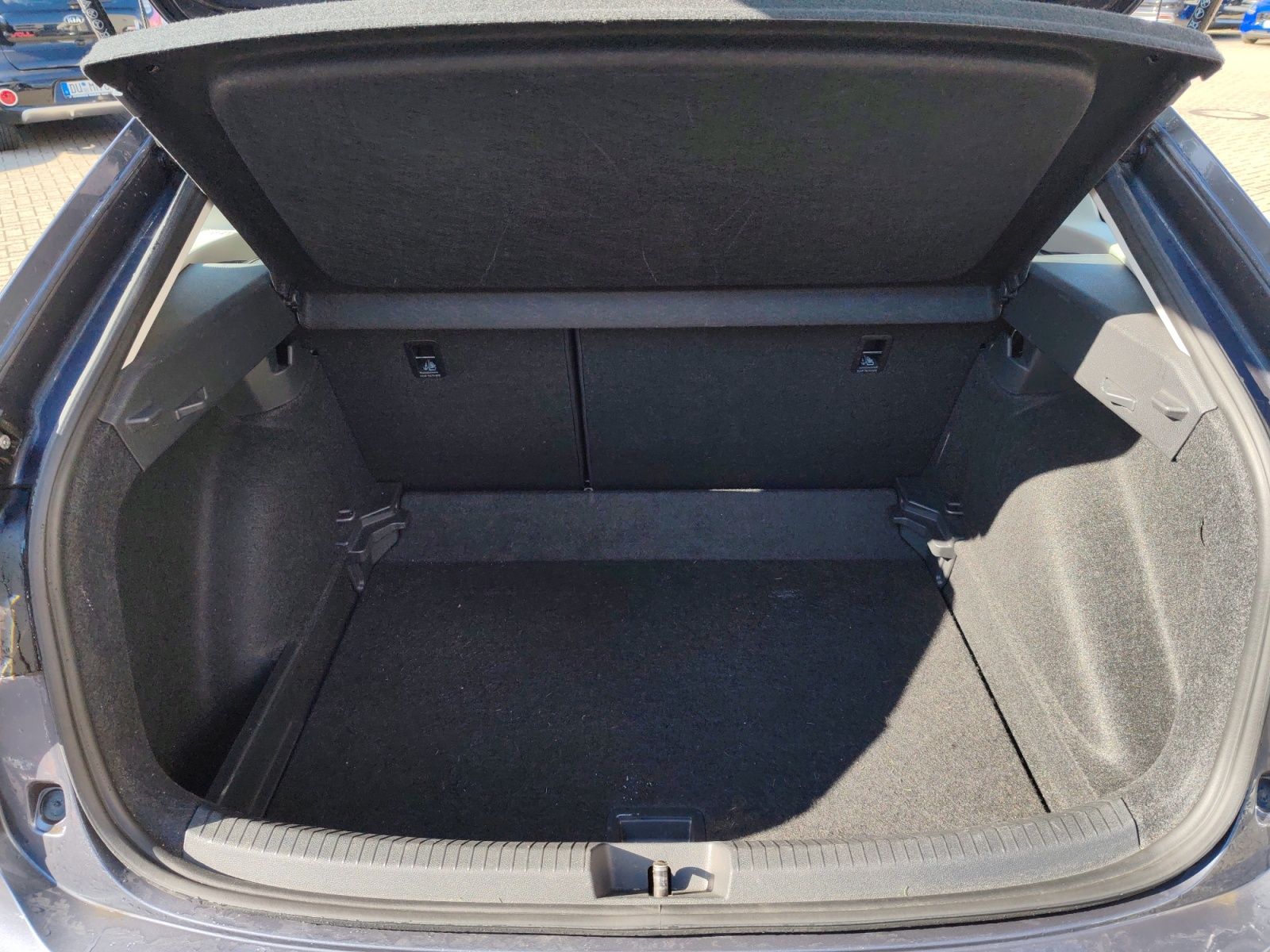 Volkswagen TAIGO 1.0 TSI Style DSG - Samsaru's Car Outlet