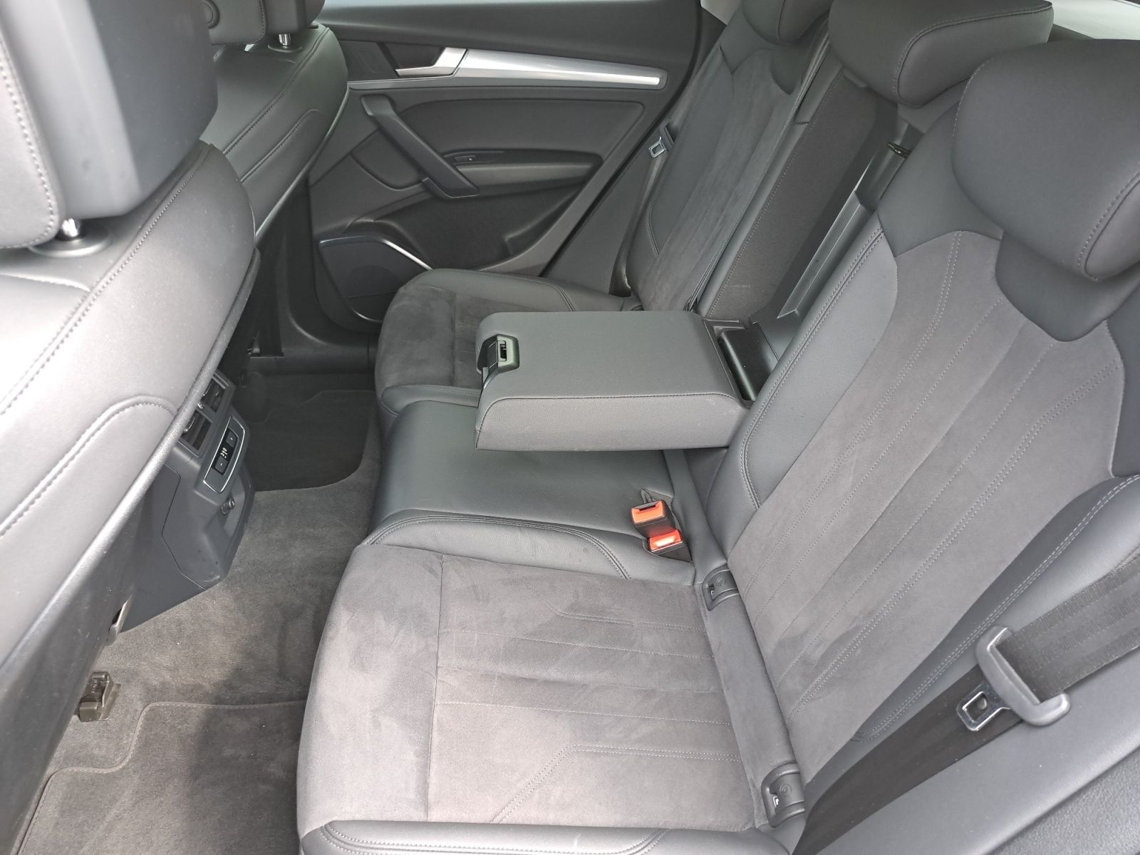 Audi Q5 Business S line 50 TDI quattro tiptr. AHK MAT