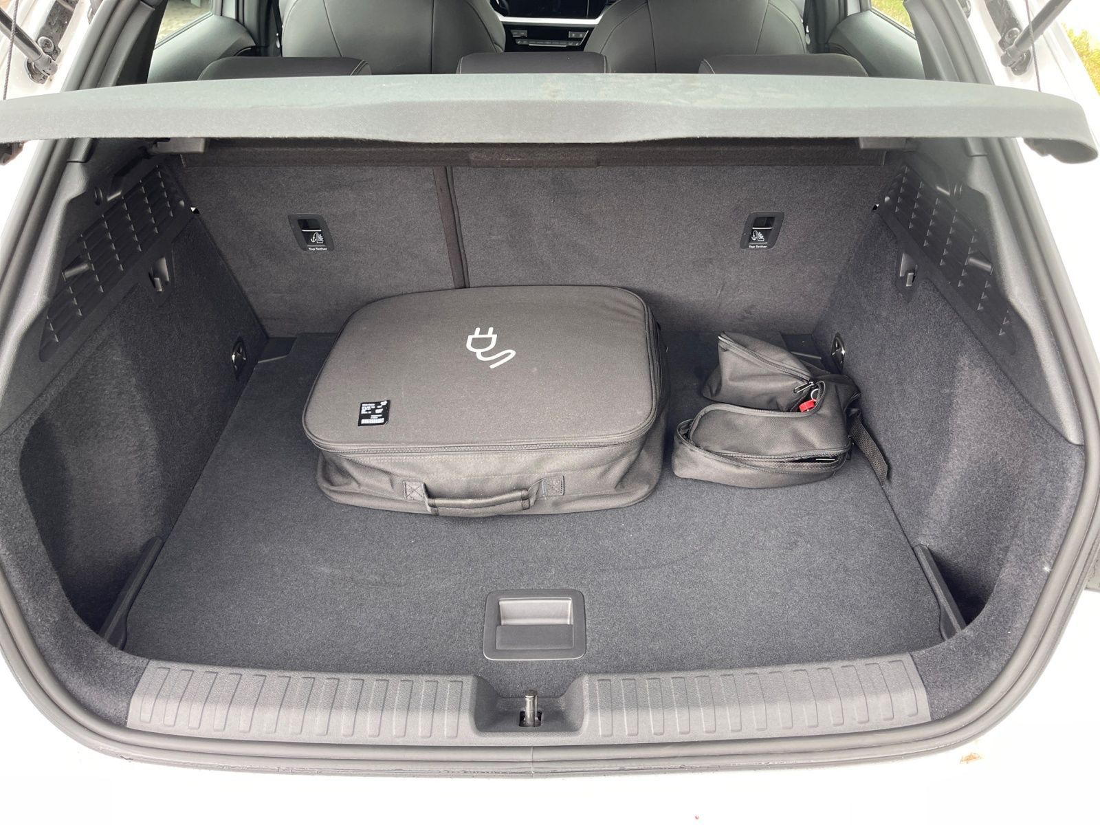 Audi A3 Sportback 40 TFSe S-Line - Samsaru's Car Outlet