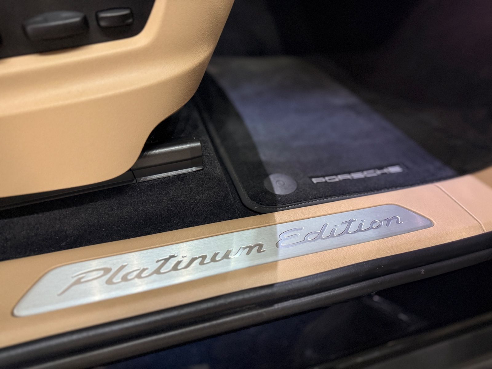 Porsche Cayenne E-Hybrid Platinum Burmester 360° Massage