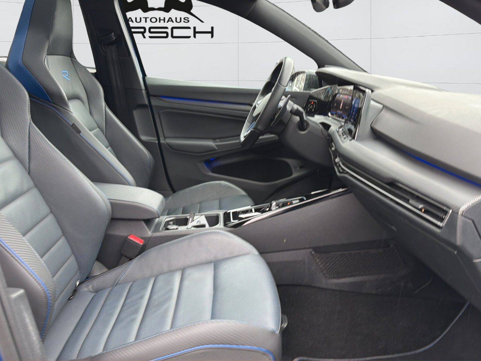Volkswagen Golf VIII R Variant 2.0TSI 4Motion 19" H&K DCC
