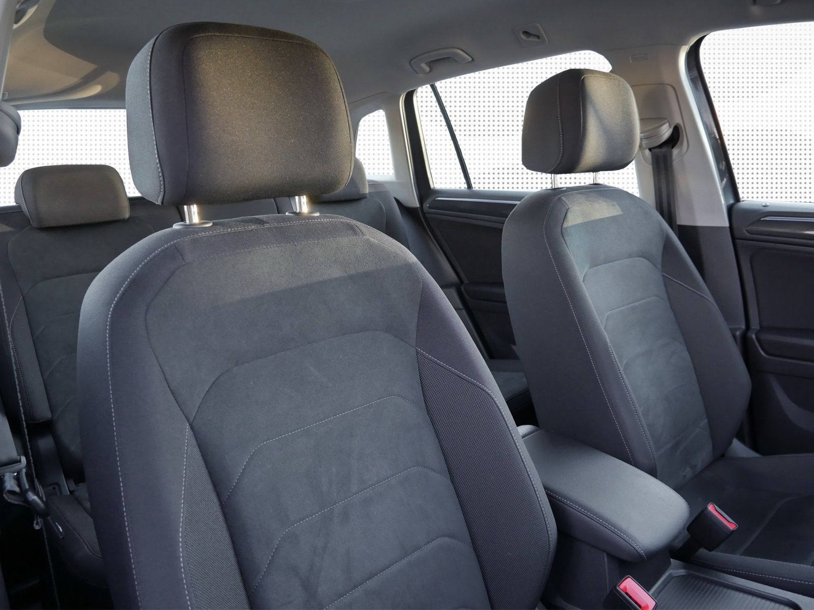 Volkswagen Tiguan Elegance 2.0 TDI - Samsaru's Car Outlet