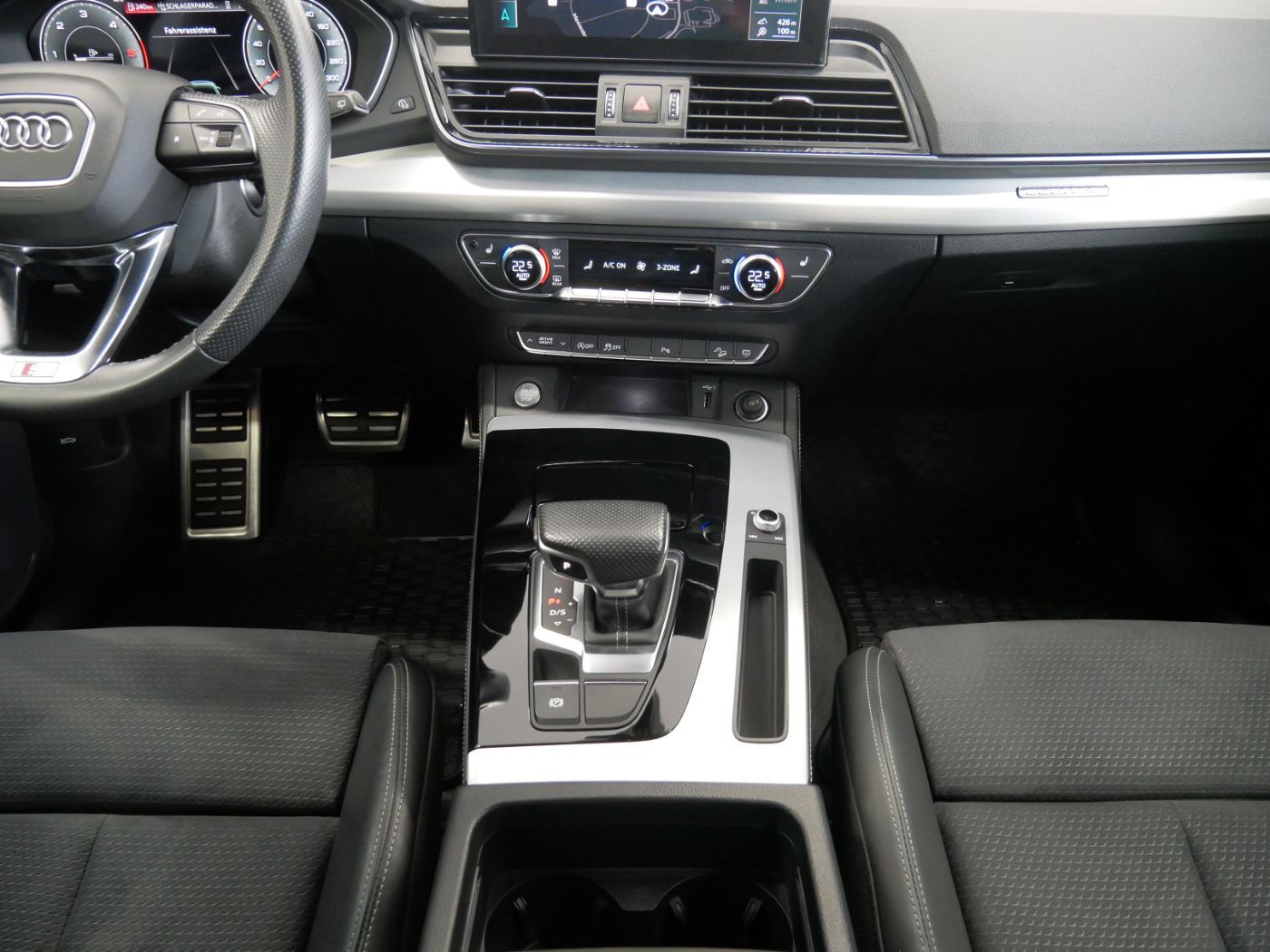 Audi Q5 40 TDI quattro S tro. S line LED AHK virt. Co