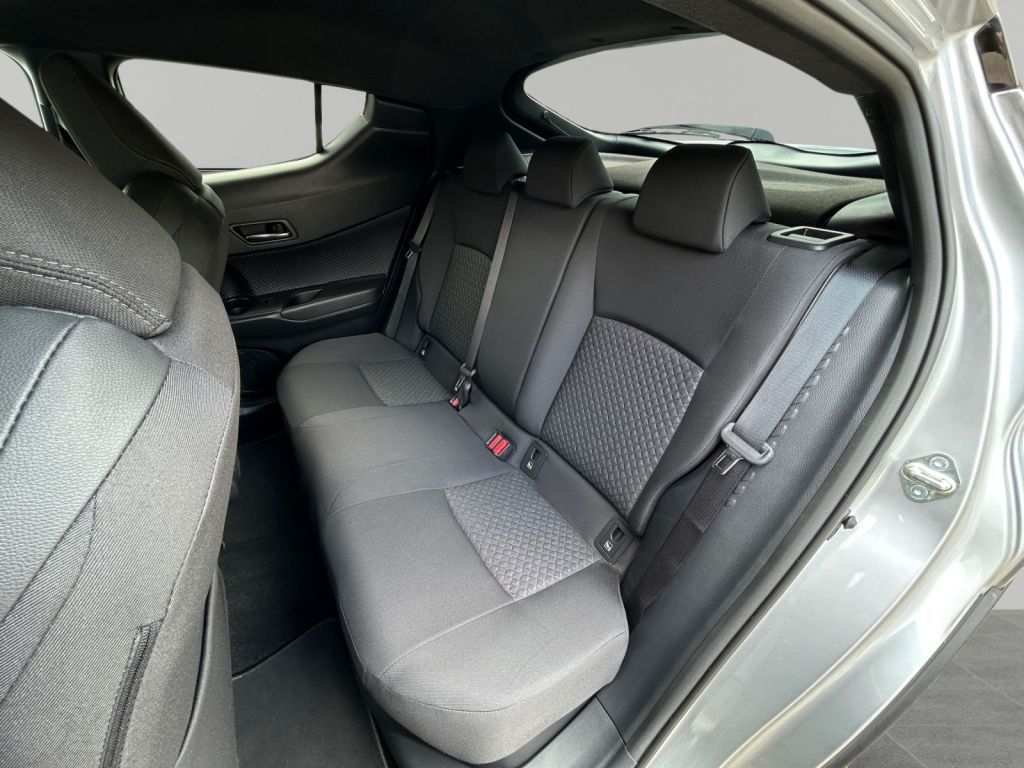 Toyota C-HR 2.0 Hybrid - Samsaru's Car Outlet