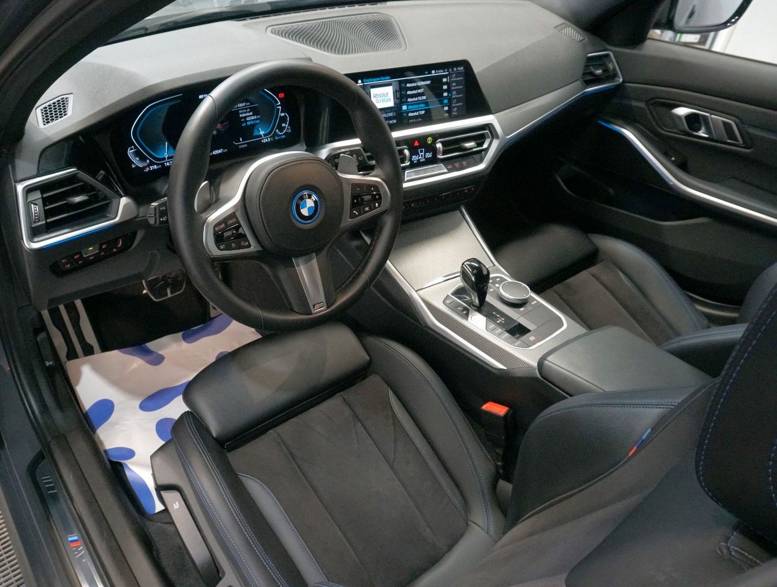 BMW 330 e xDrive M Sport - Samsaru's Car Outlet