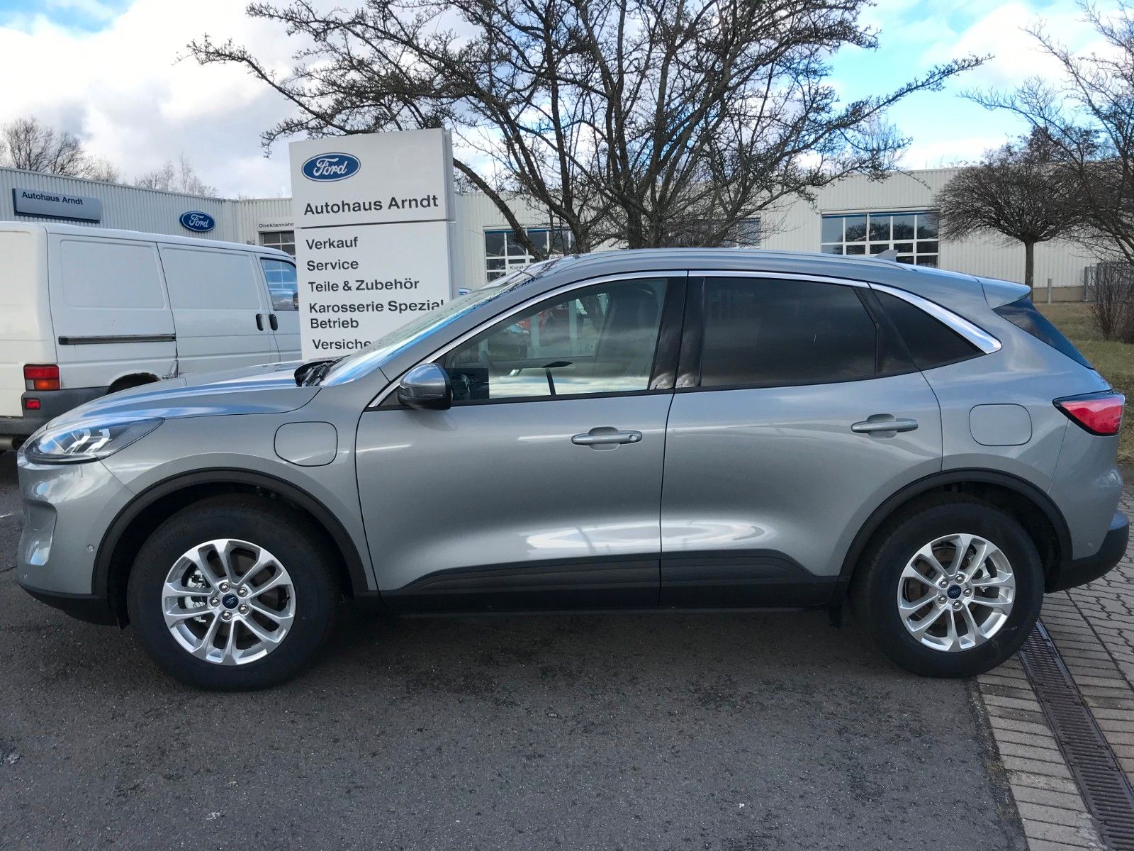 Ford Kuga Titanium X 2.5 PHEV - Samsaru's Car Outlet