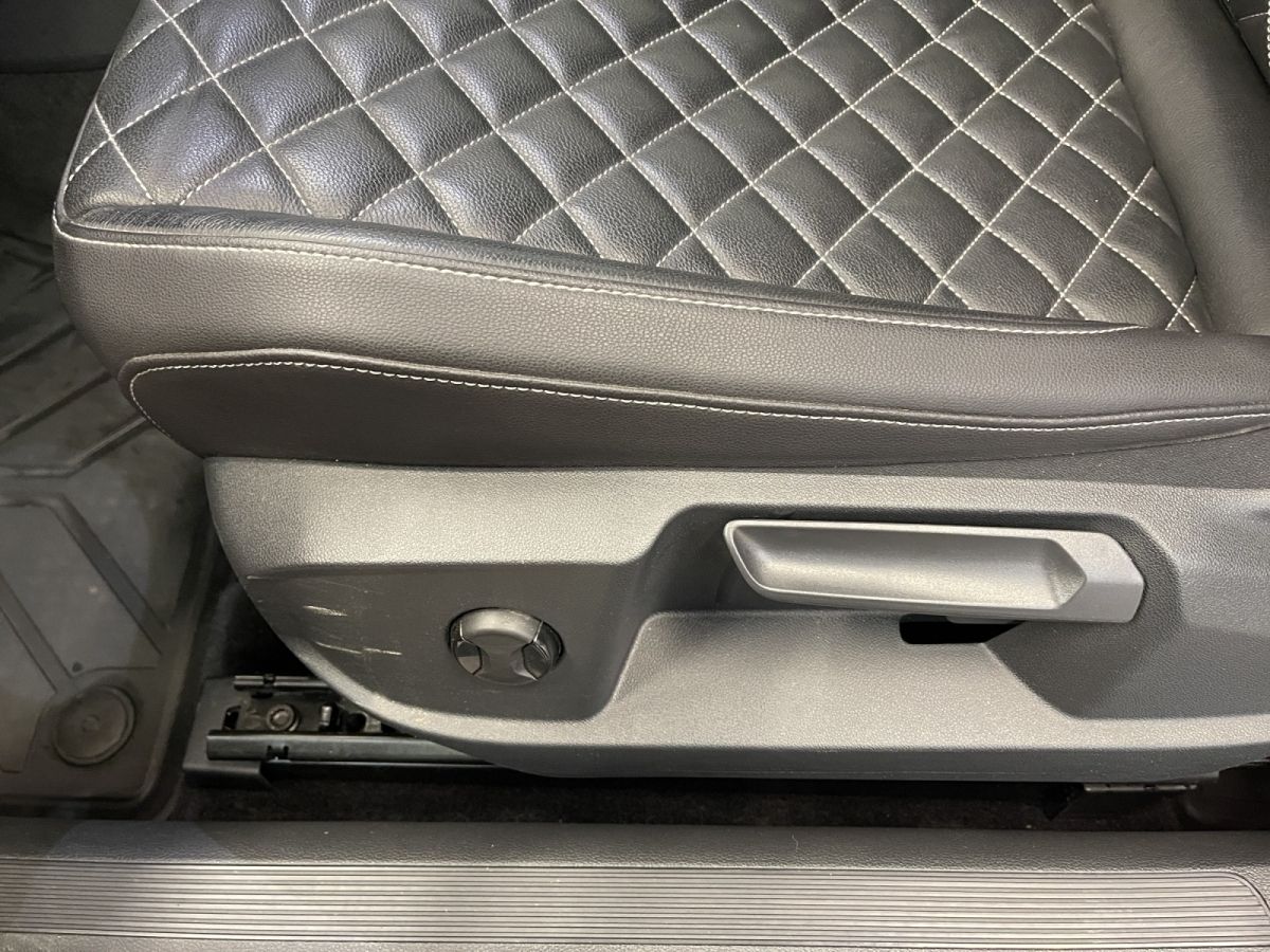 Volkswagen T-Roc R-Line - Samsaru's Car Outlet