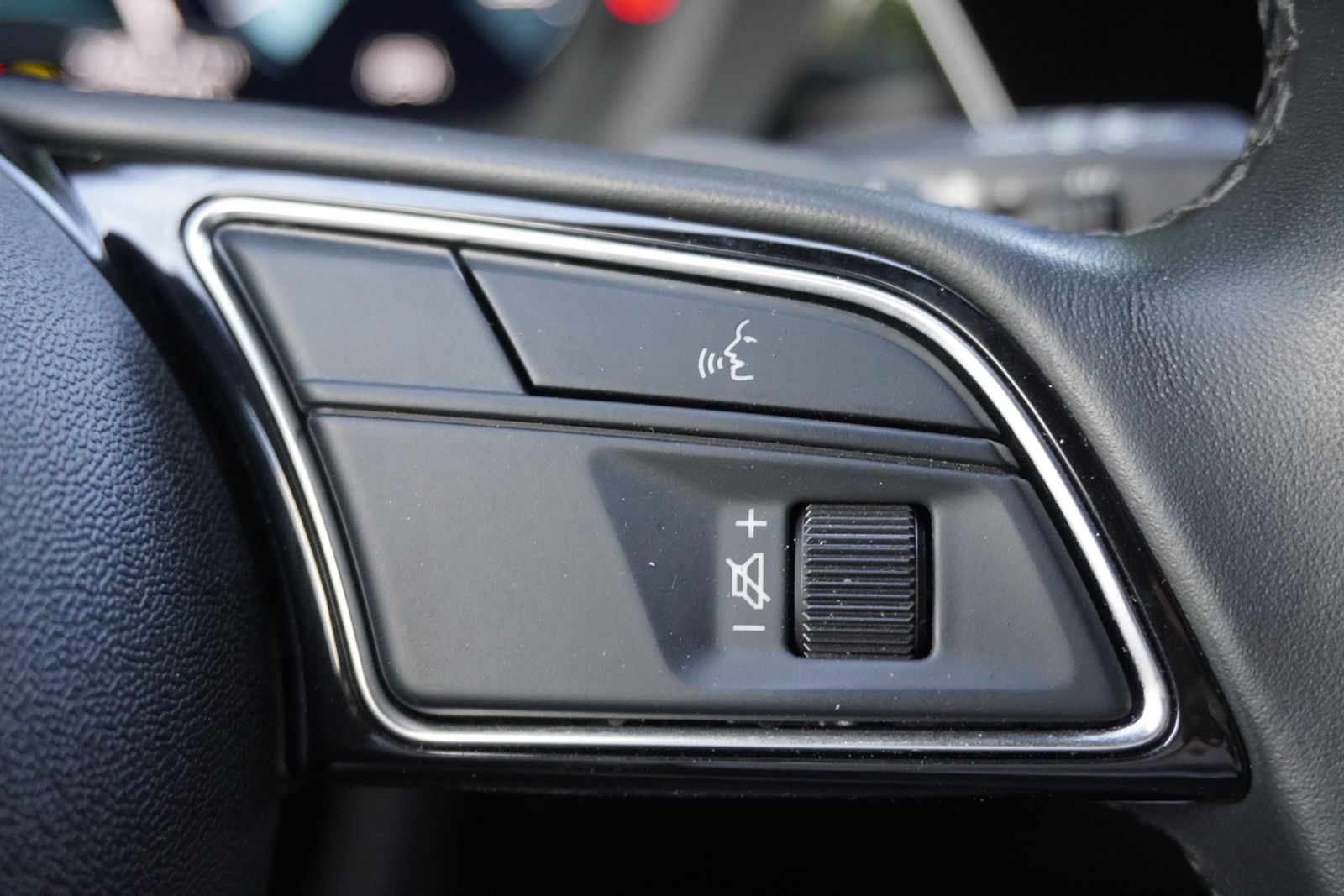 Audi A3 Sportback 40 TFSIe S line Sitzheizung LED DAB