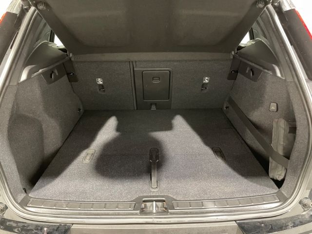 Volvo XC40 T3 Momentum Pro Automatik LED Navi Pano PDC