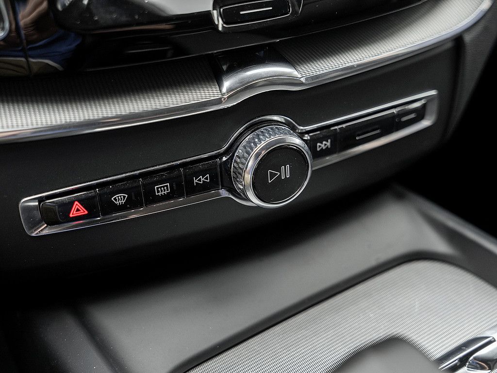 Volvo XC60 B4 Plus Dark LEDER H/K