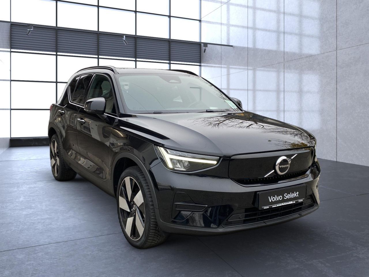 Volvo XC 40 Plus Recharge Pure Electric 2WD Bluetooth