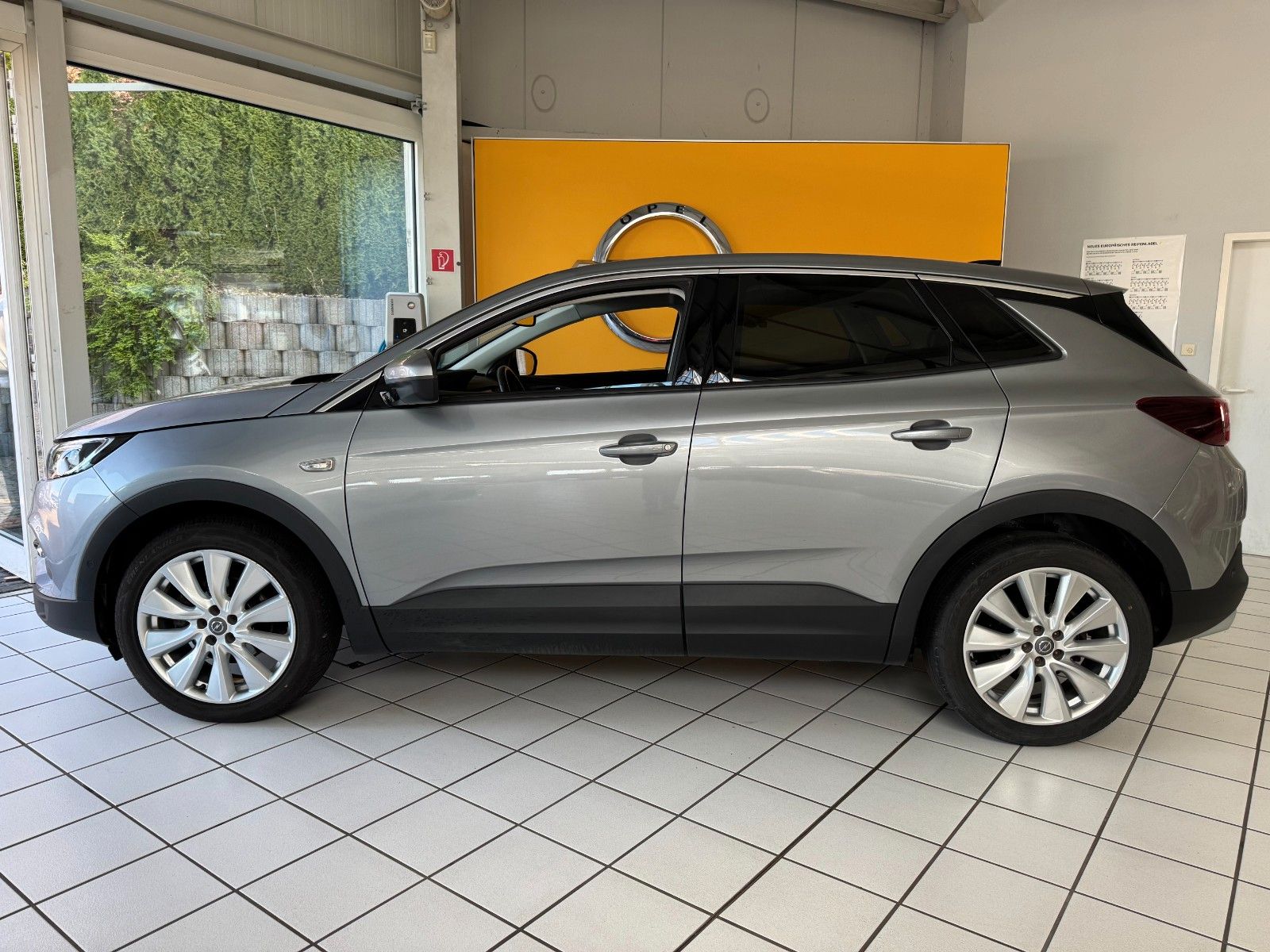 Opel Grandland X Innovation - Samsaru's Car Outlet