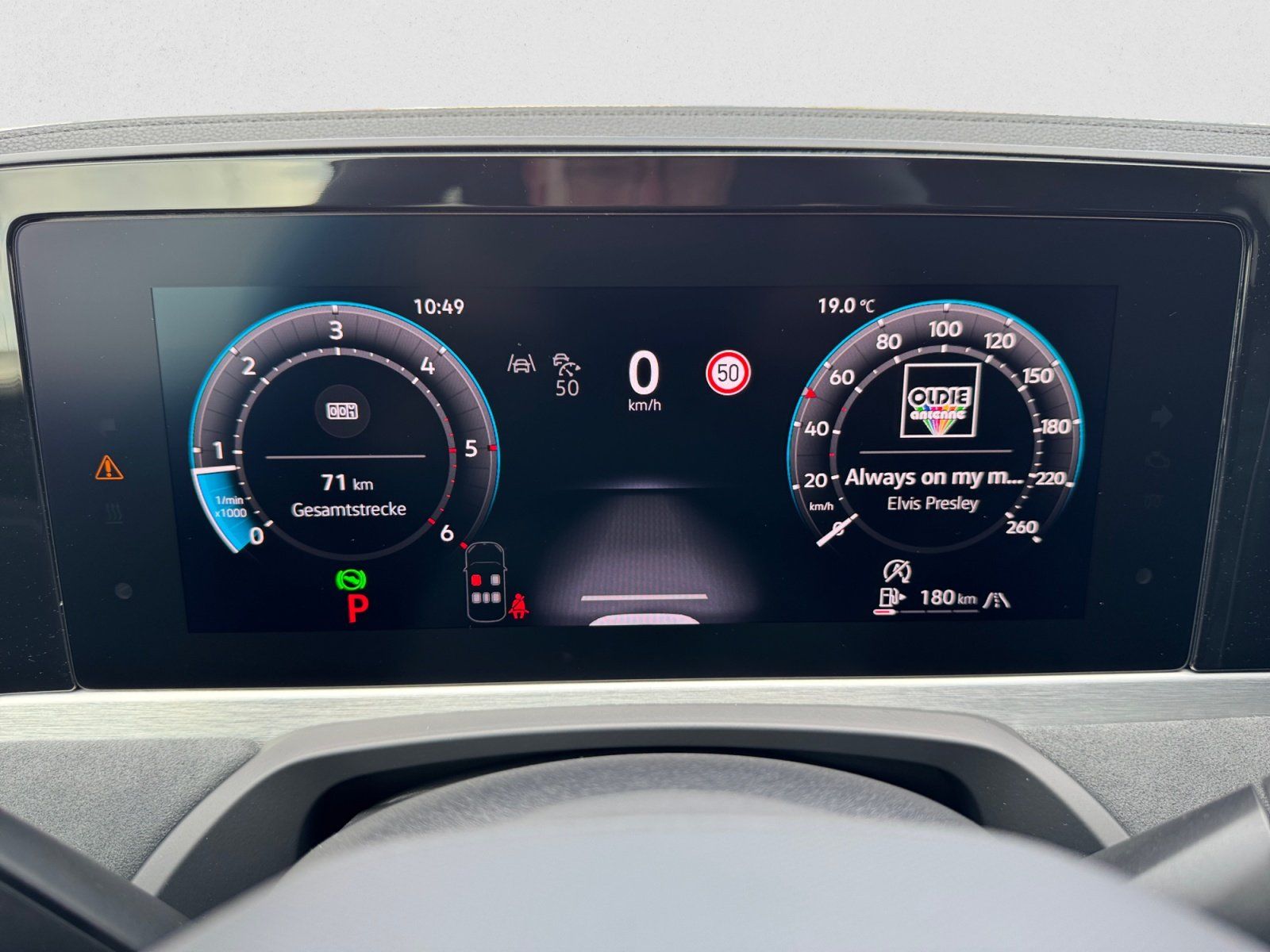 Volkswagen Passat Variant R-Line TDI DSG 4Motion|AHK|NAVI|A