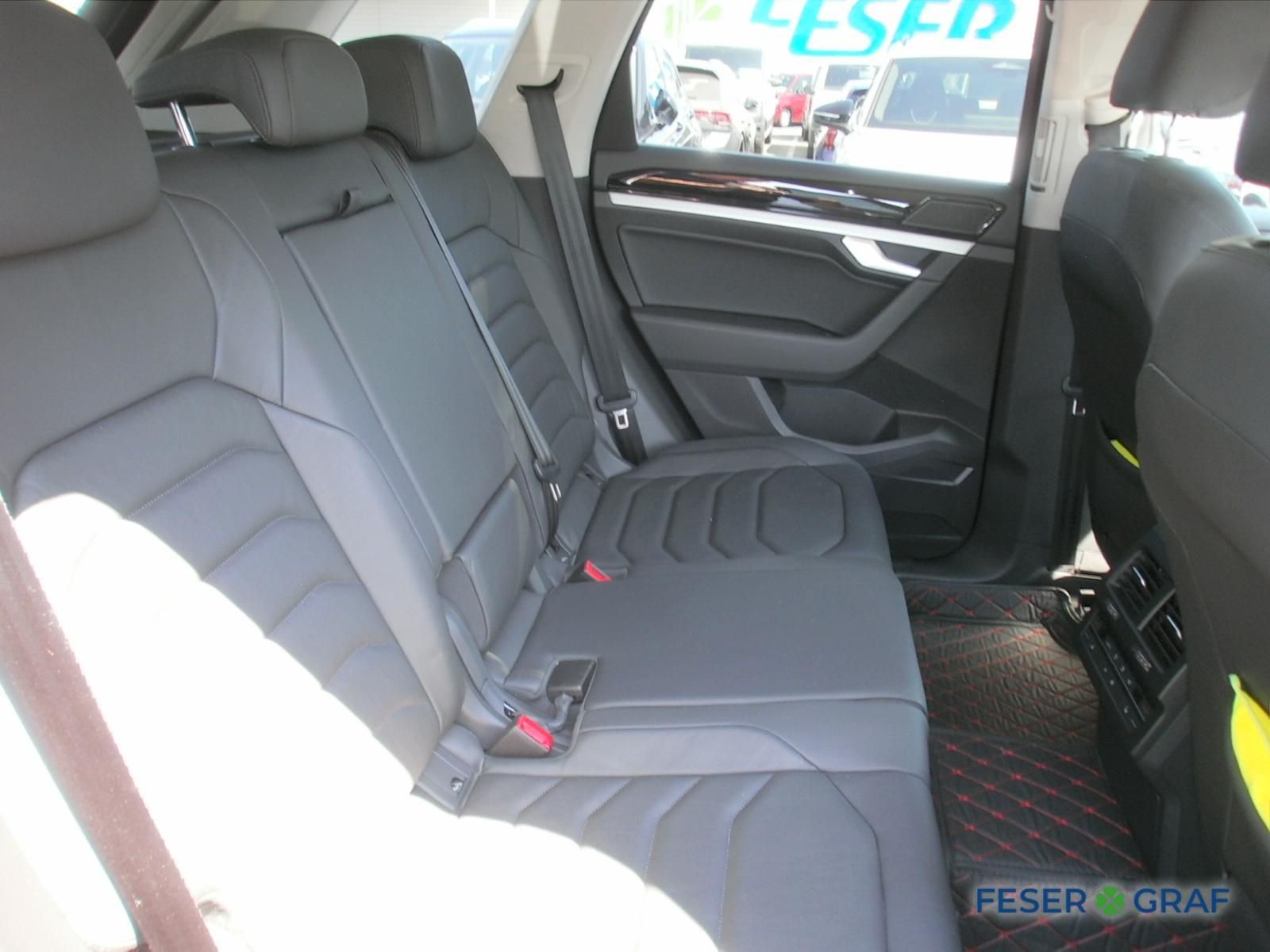 Volkswagen Touareg 3.0 TDI 4x4 R - Samsaru's Car Outlet