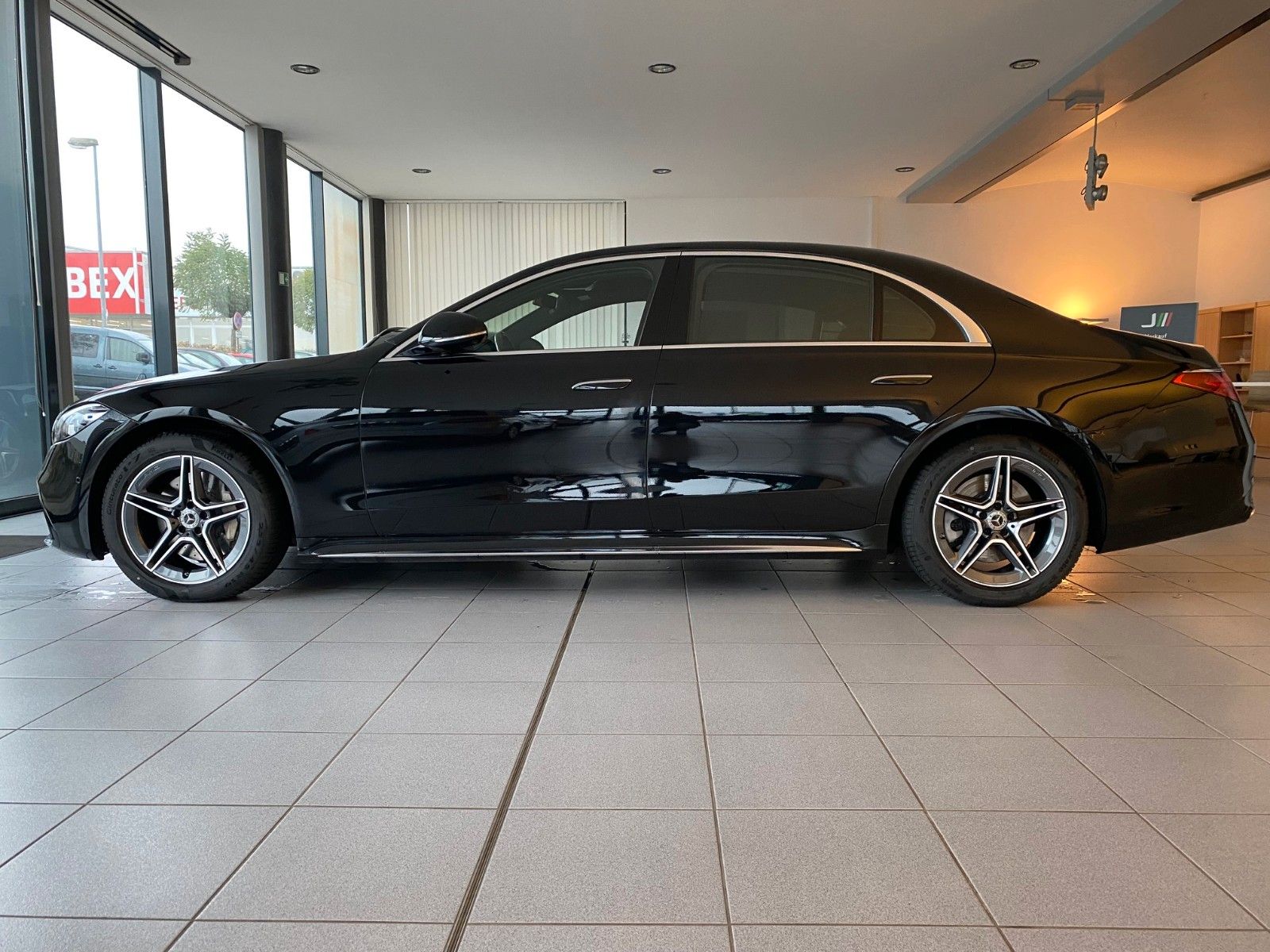 Mercedes-Benz S 580 4M L AMG Line - Samsaru's Car Outlet