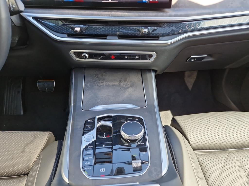 BMW X5 xDrive30d M Sport Pro 7-Sitzer+AHK+Pano+Inno+