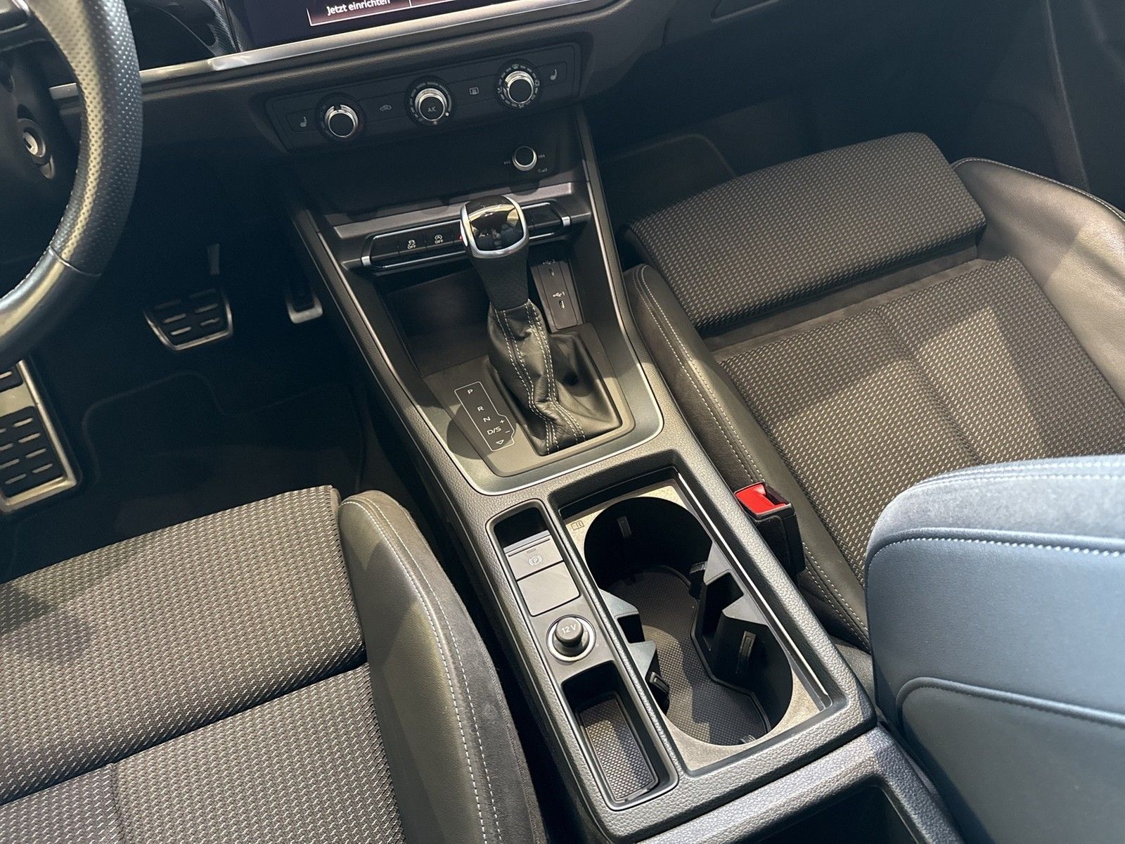 Audi Q3 35 quattro S LINE BLACKPAK AHK ACC LM20 NAVI+