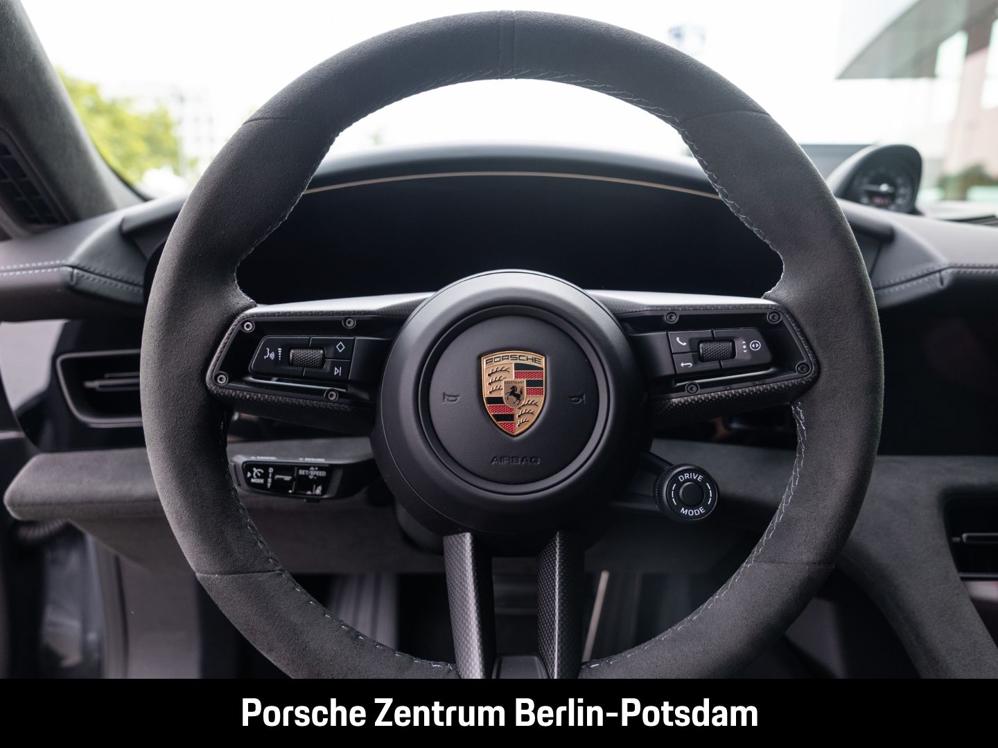 Porsche Taycan GTS Burmester HA-Lenkung Active-Ride