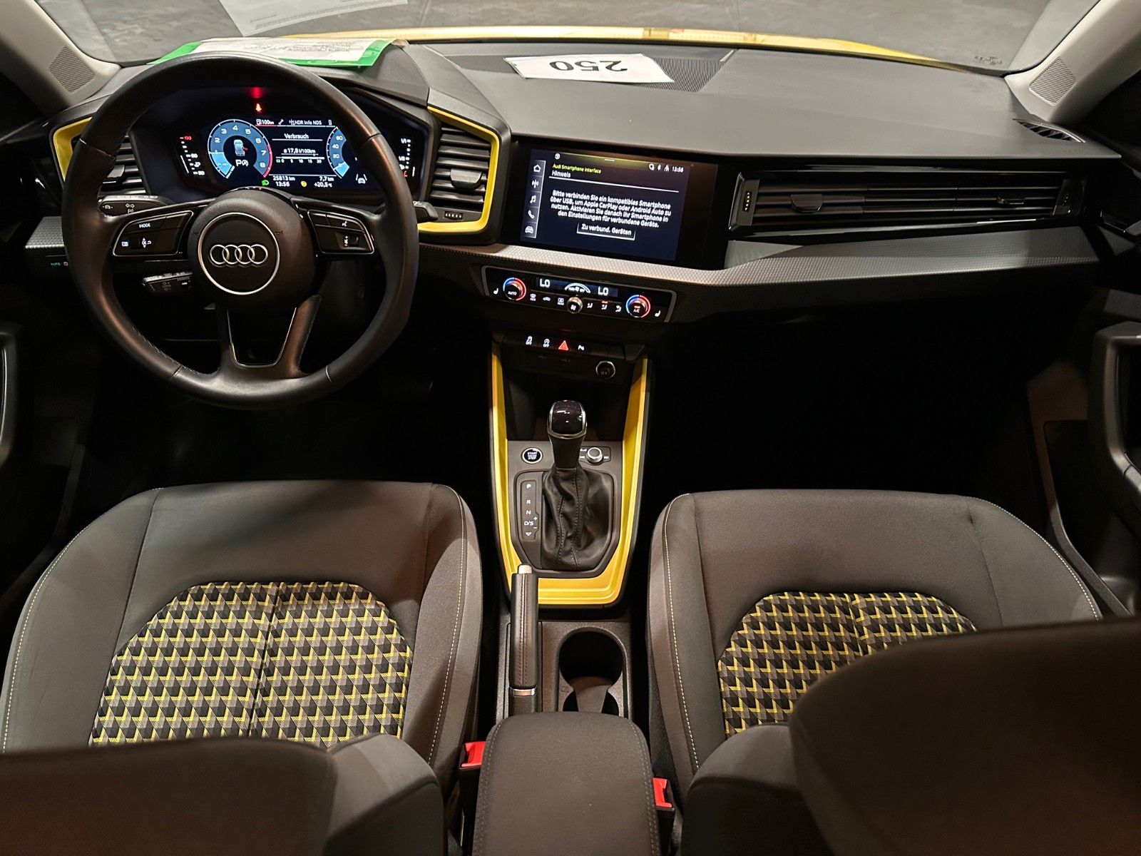 Audi A1 Sportback 25 TFSI advanced - Samsaru's Car Outlet